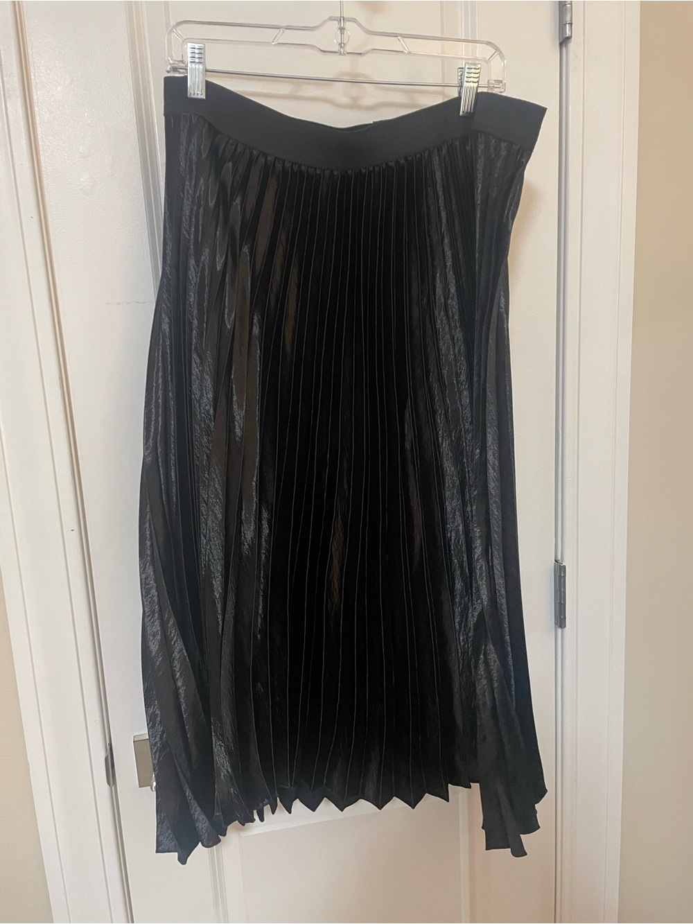 Vince Camuto Women's Black Pleated Midi Skirt